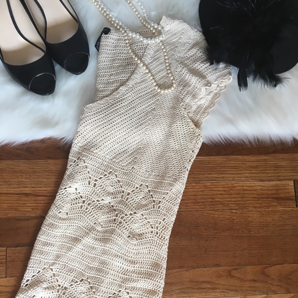 🌸 EUC I.N.C. 🌸 Eyelet Cream Long Blouse
